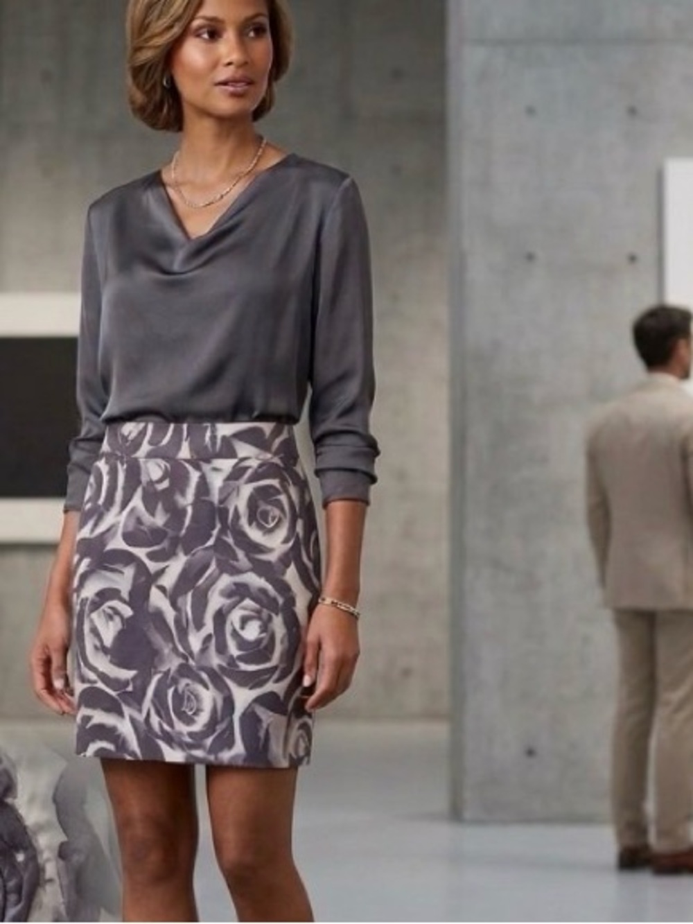 Banana Republic Gray & White Midi Skirt sz 8 EUC